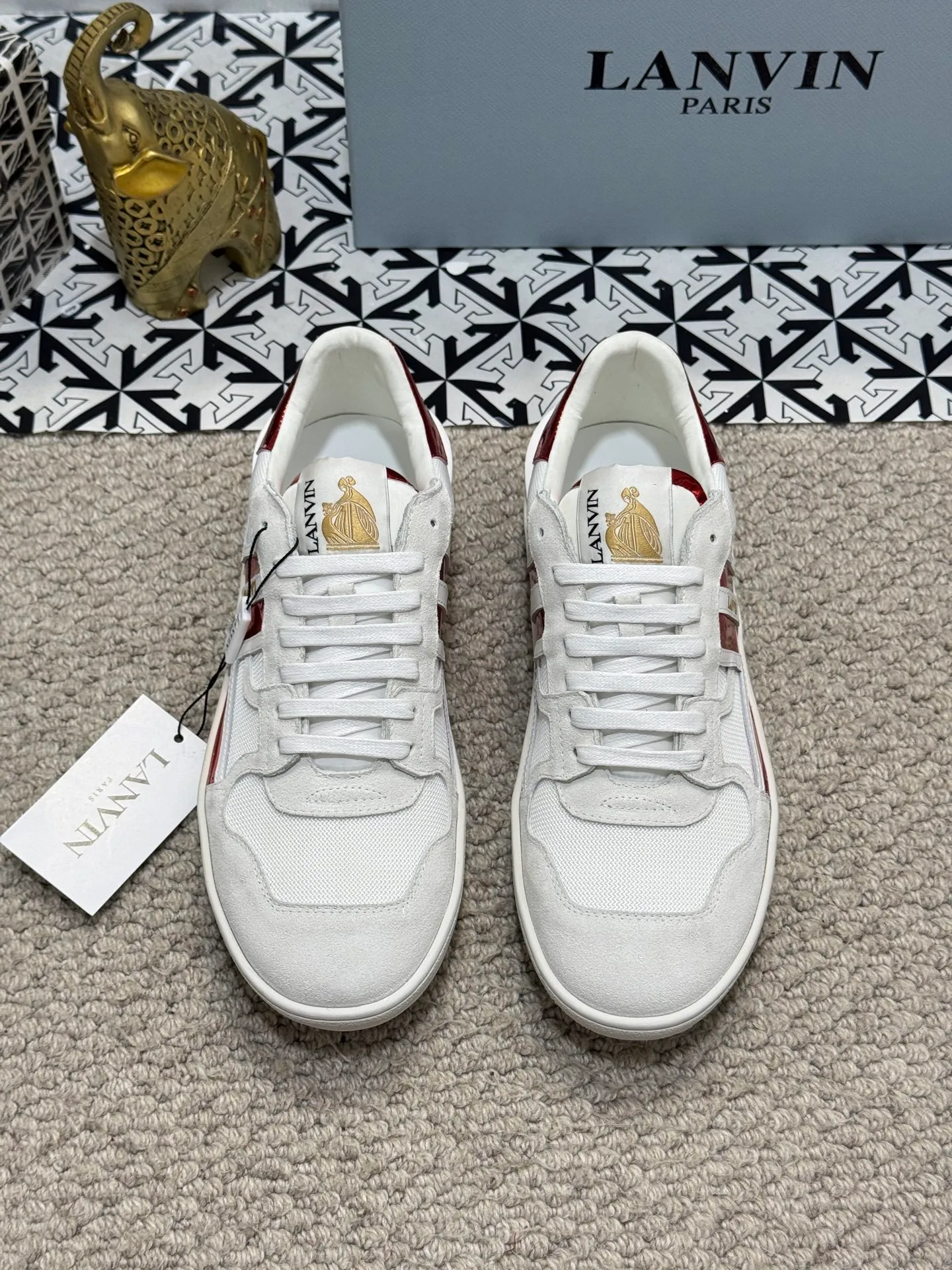 Men's men's shoes 💰520 [New style] 🦈🦈lanvin #LANVIN spring and summer series new colors ❤️‍🔥The latest lace-up fashionable casual Forrest Gump running shoes~bumpr high-quality couple 👫 series!! The latest trendy products of the season. Many bloggers have planted grass and purchased the original molds for customization. The uppers are nubuck leather. They are very versatile, fashionable and casual, and are comfortable to wear on the feet. Recommended! The original molds have clear logo rubber bottoms, which are non-slip and wear-resistant. Size: Female 36~40 Male 38-44 (45 customized